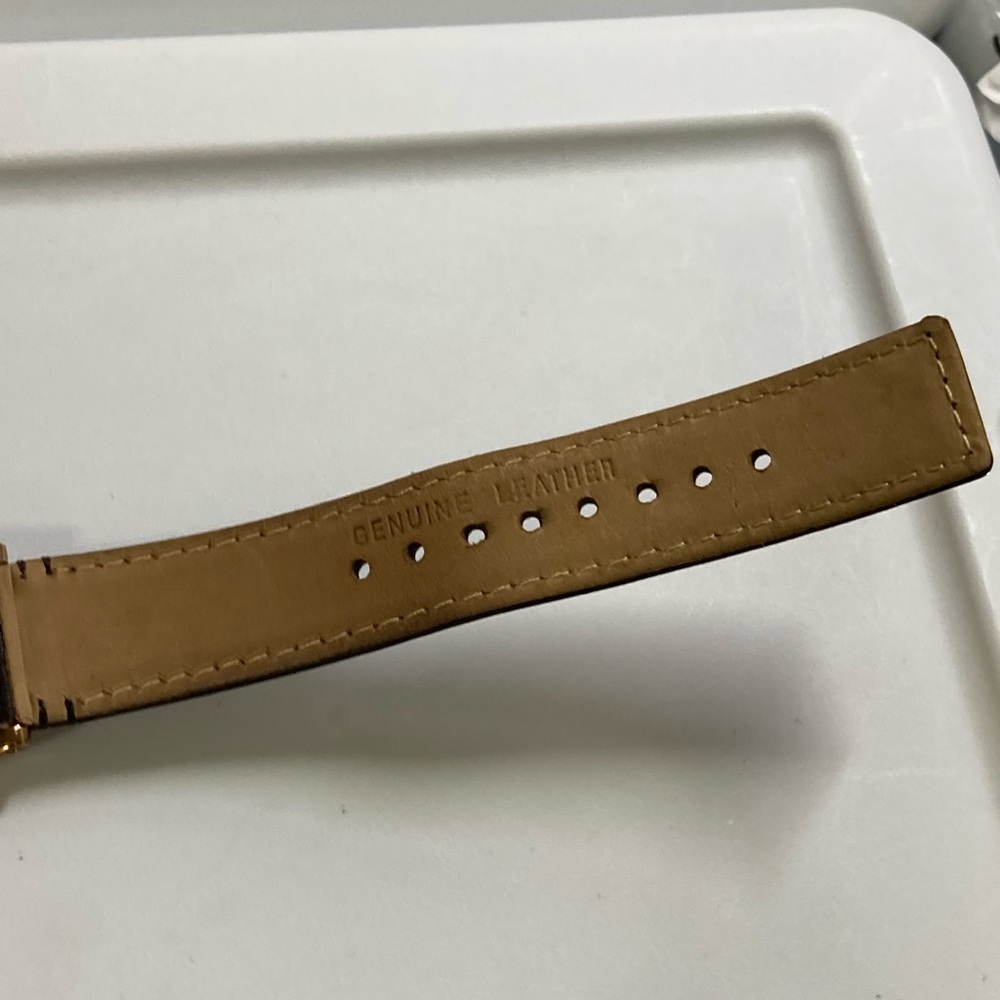 Nixon The 38-20, Refined, rose gold tones with brown leather strap, new battery - Picture 10 of 12
